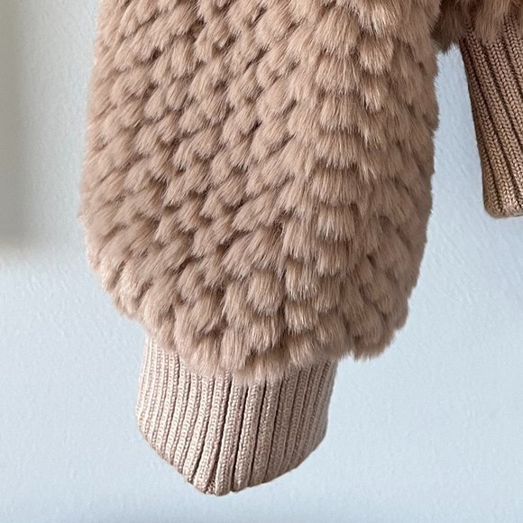 Heartloom Magda Faux Fur Jacket (NWT) - Picture 10 of 16